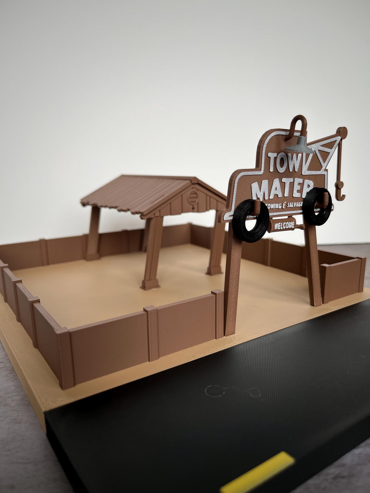 Route 66 Town, Model Town, Junkyard Shack Playset | Tow Mater